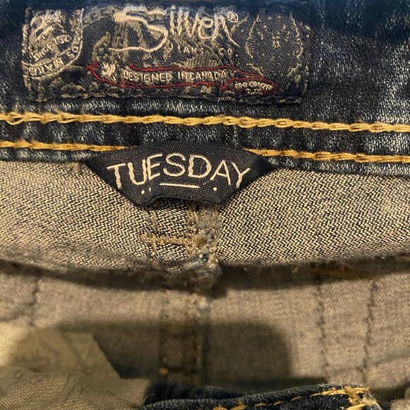Silver Jeans Co. Tuesday Distressed Skinny Jeans - Picture 5 of 6